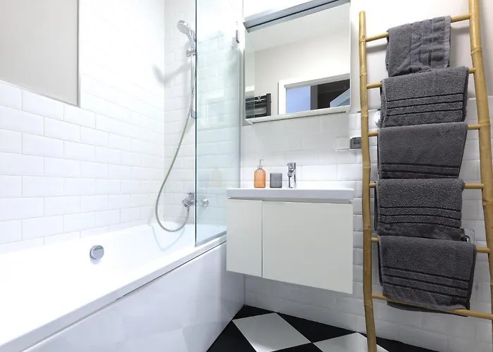 Sea Zone Climatic Apartament By The Bay *